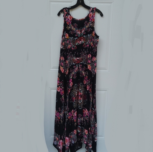 bila Floral Black Maxi Dress Crochet Neckline Size Large Flowy Uneven Hem - Picture 9 of 10